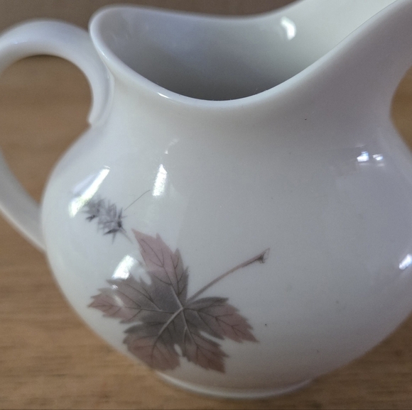 Tumbling Leaves Royal Doulton Tea Set 8-Piece Mid-Century Bone China - Picture 6 of 8